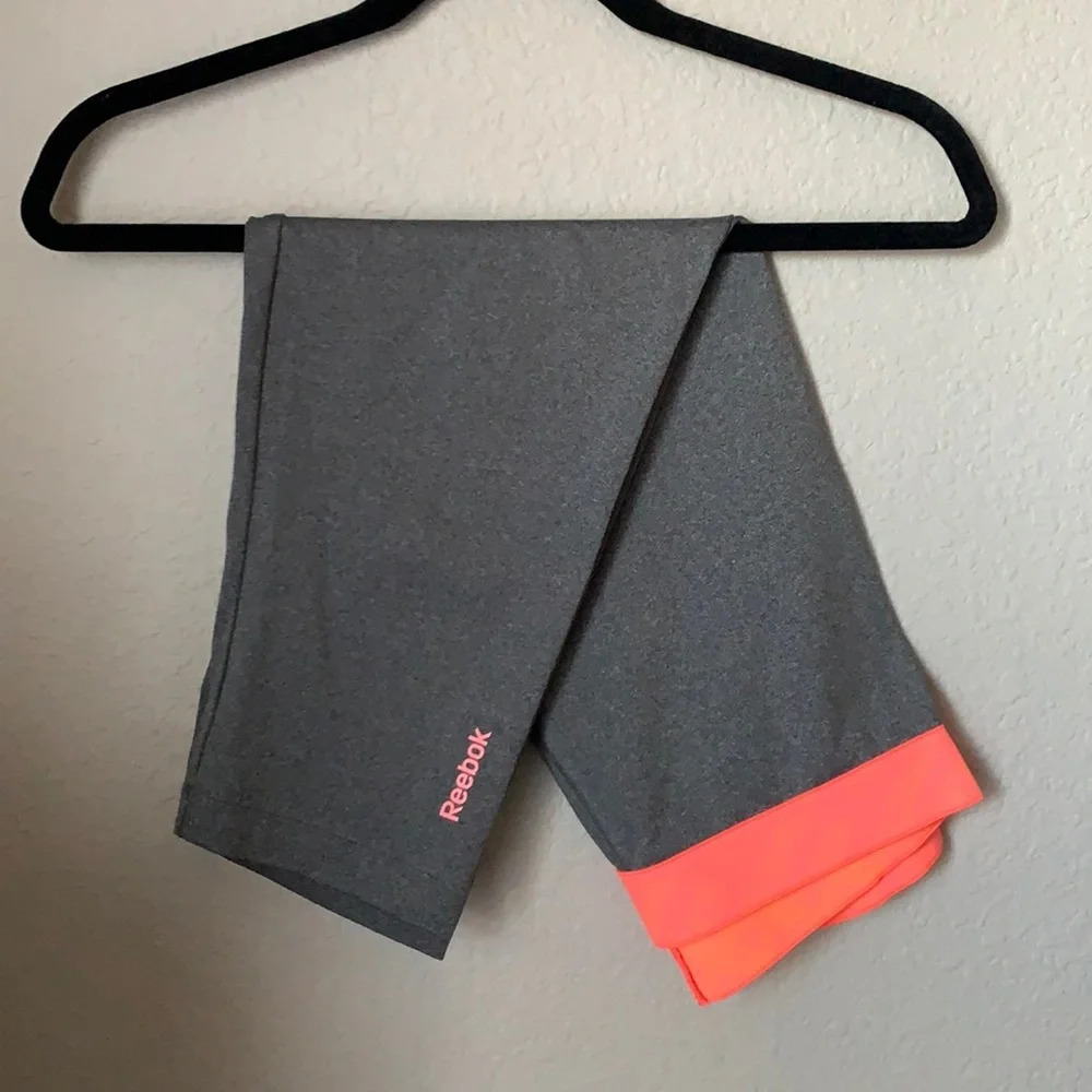REEBOK play dry grey cropped leggings